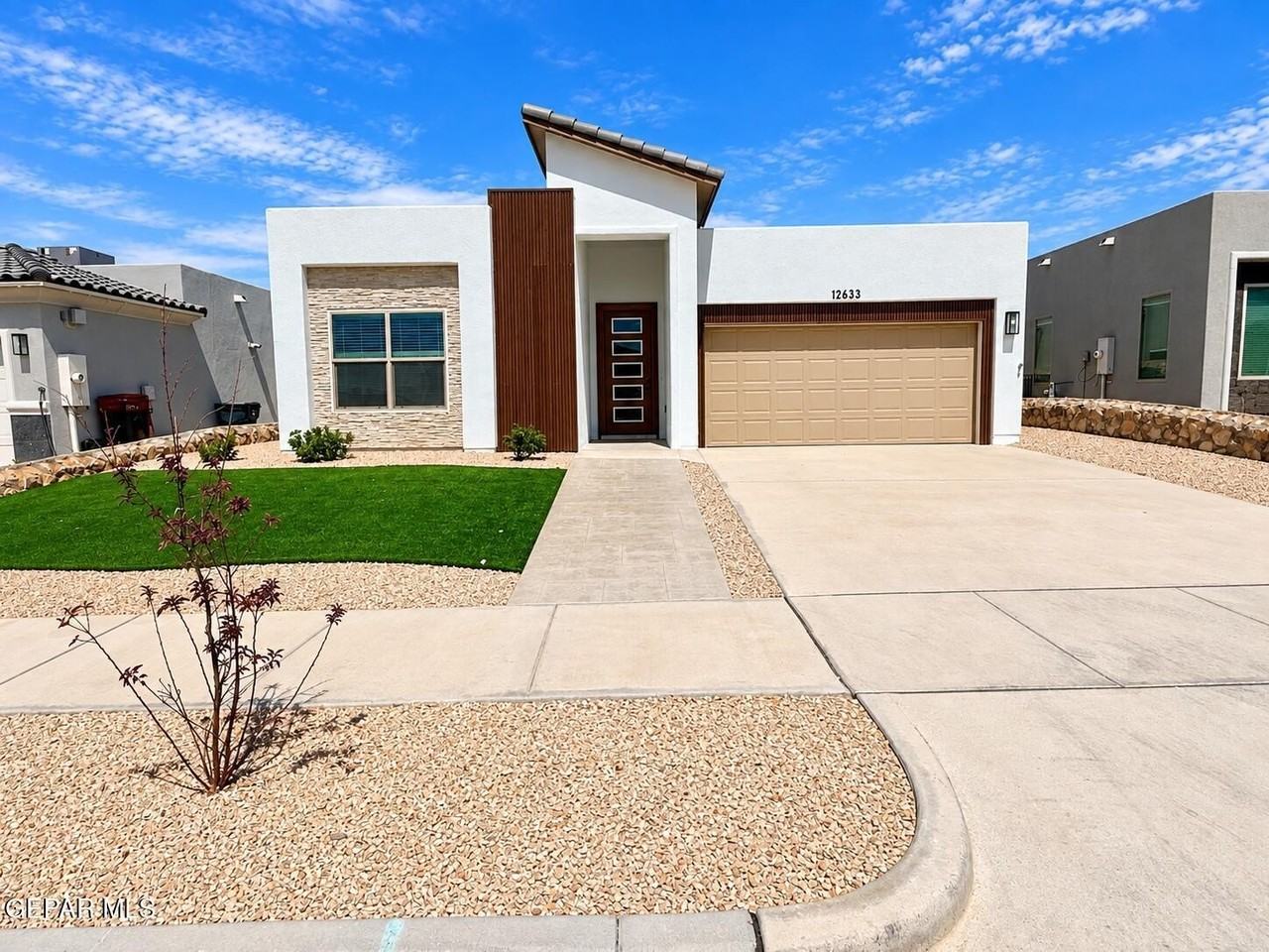 12633 Middlesbrough Ave - Photo 2 of 21