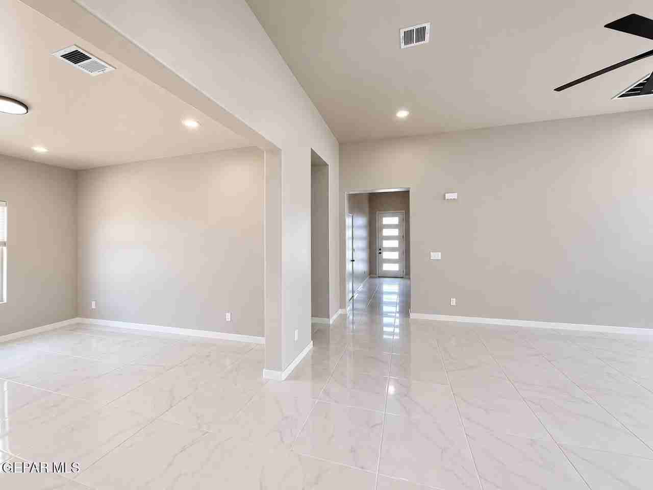 12633 Middlesbrough Ave - Photo 5 of 21