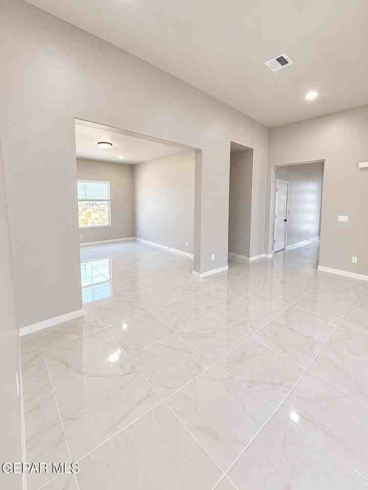 12633 Middlesbrough Ave - Photo 6 of 21