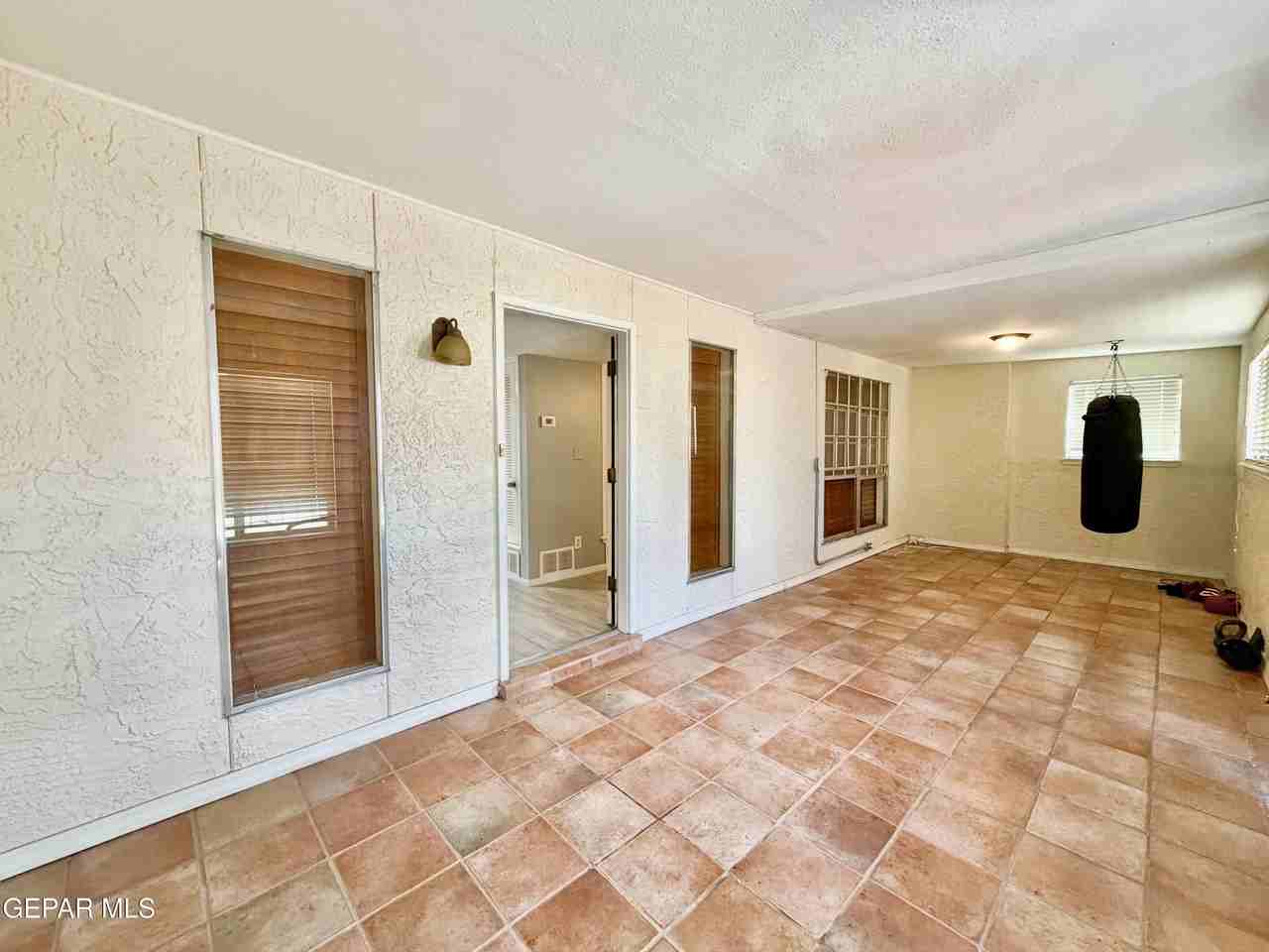 11324 Tom Ulozas Dr - Photo 3 of 33