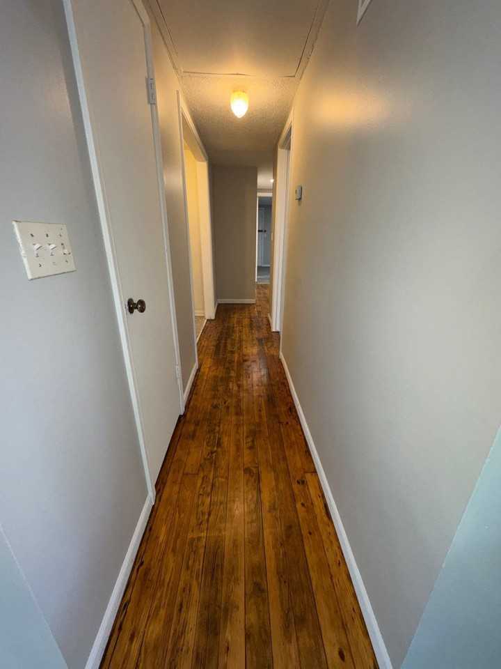 1003 E 83rd Ter - Photo 3 of 11