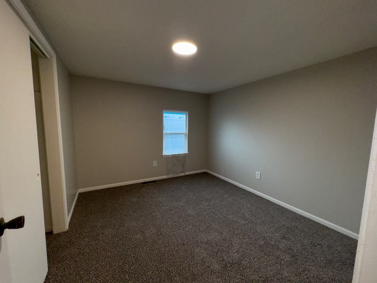 1003 E 83rd Ter - Photo 5 of 11