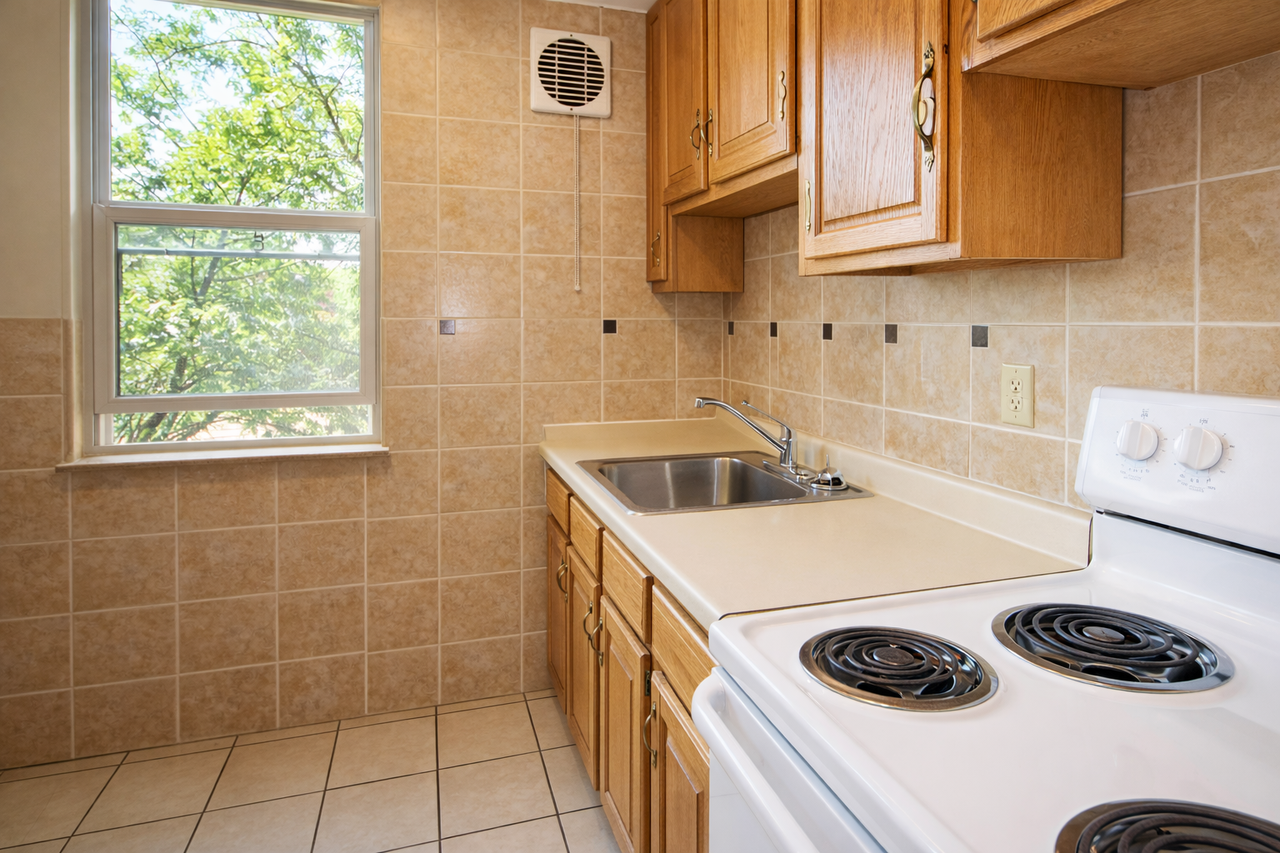 WINCHESTER APARTMENTS -- 016 - Photo 5 of 11