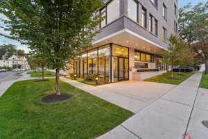 featured image of 475 William St
