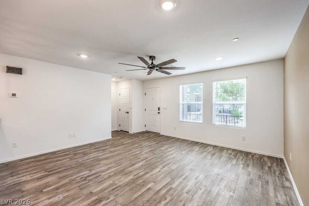 7377 Philip Cove St - Photo 7 of 41