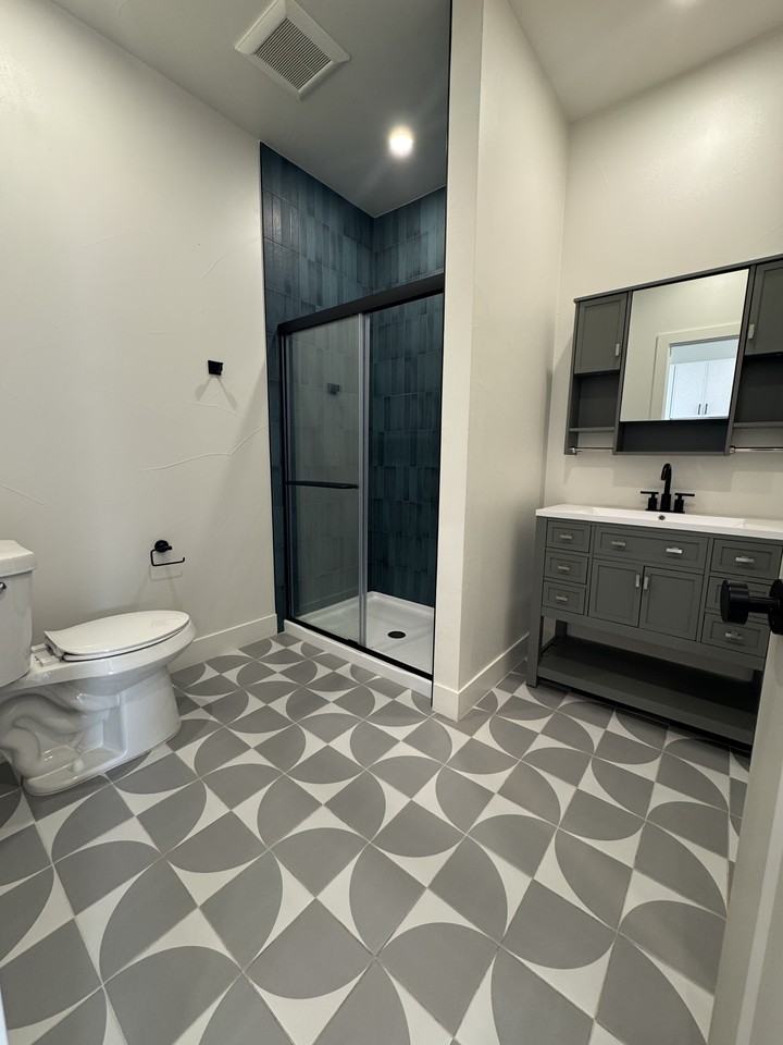 717 West 9th Avenue - Photo 3 of 11