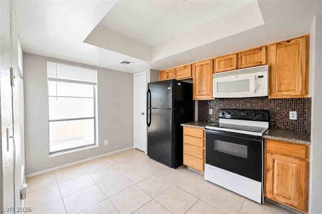2961 Country Manor Ln #14 - Photo 7 of 19