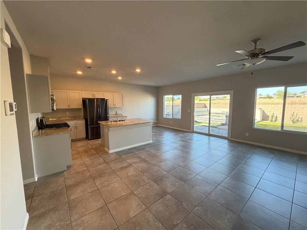 8231 Selenite St - Photo 4 of 50