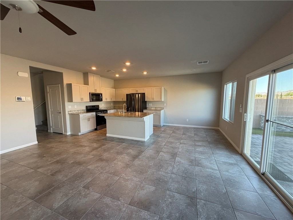 8231 Selenite St - Photo 7 of 50