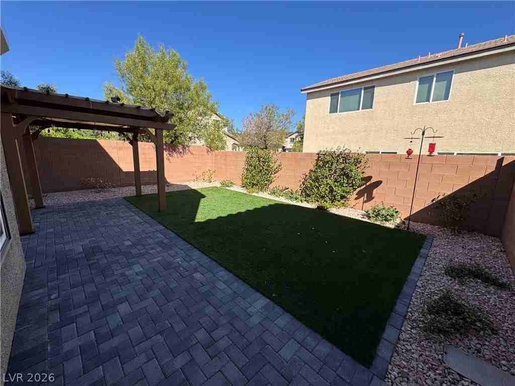 10240 Danskin Dr - Photo 4 of 13