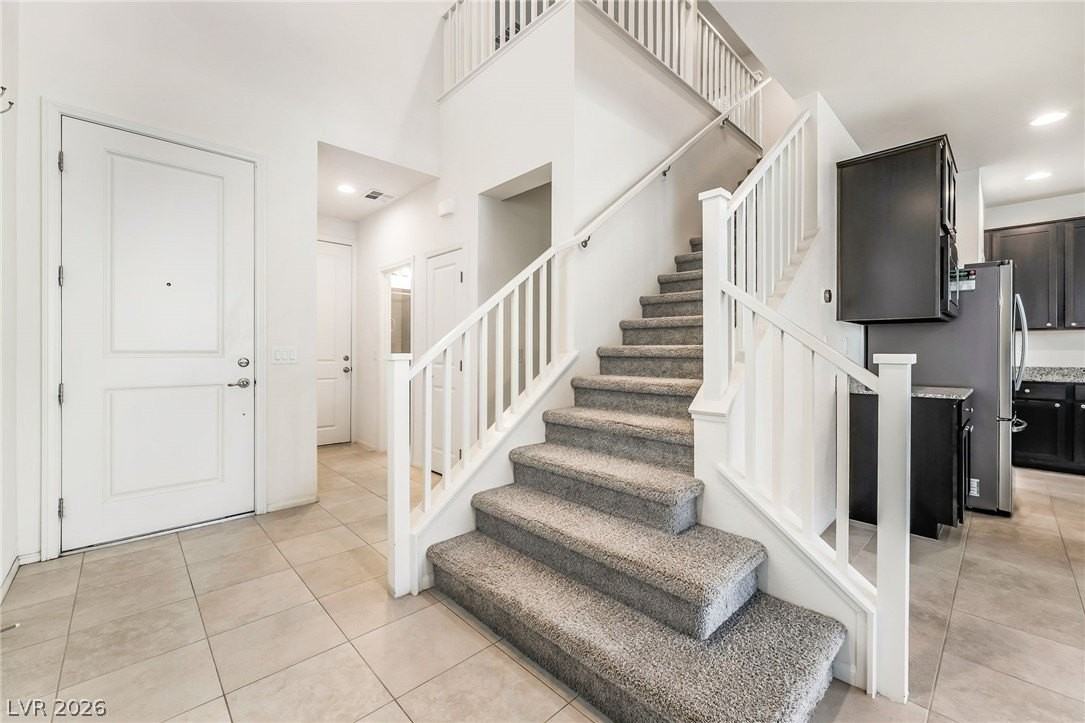 9166 Oxford Blue Ave - Photo 4 of 35