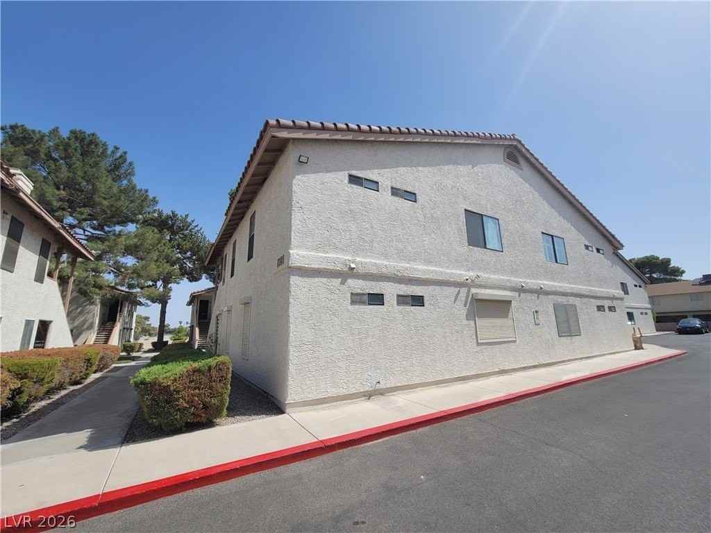 1321 Del Mar St #202 - Photo 3 of 30