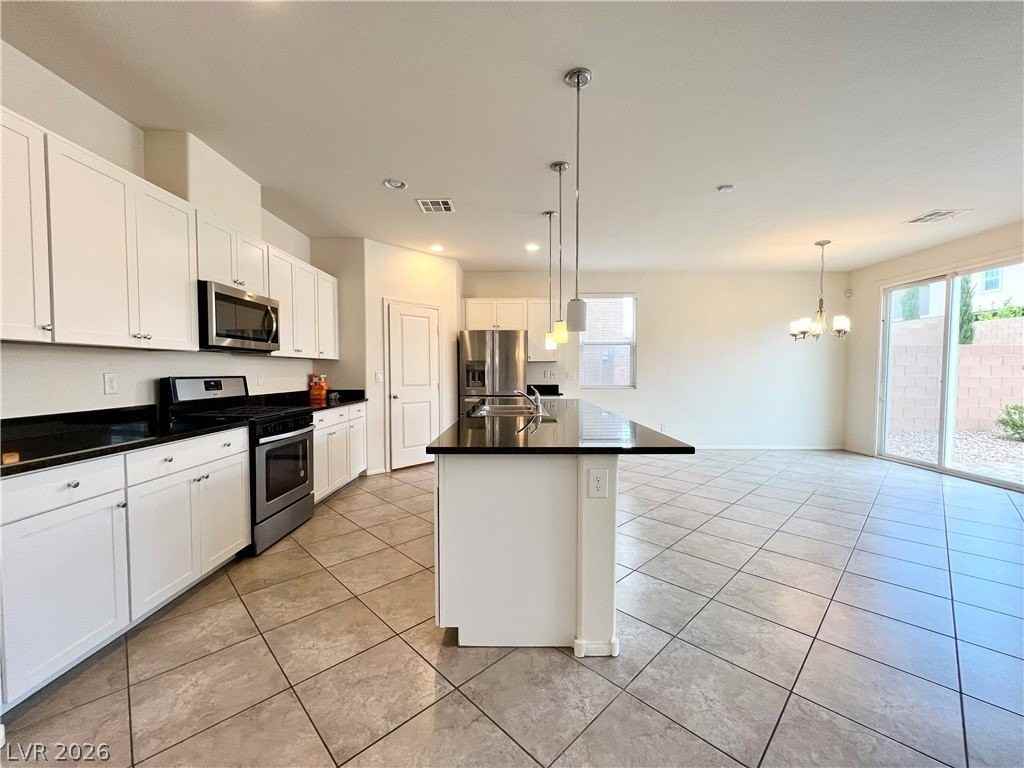 9198 Valley Betica Ave - Photo 3 of 31