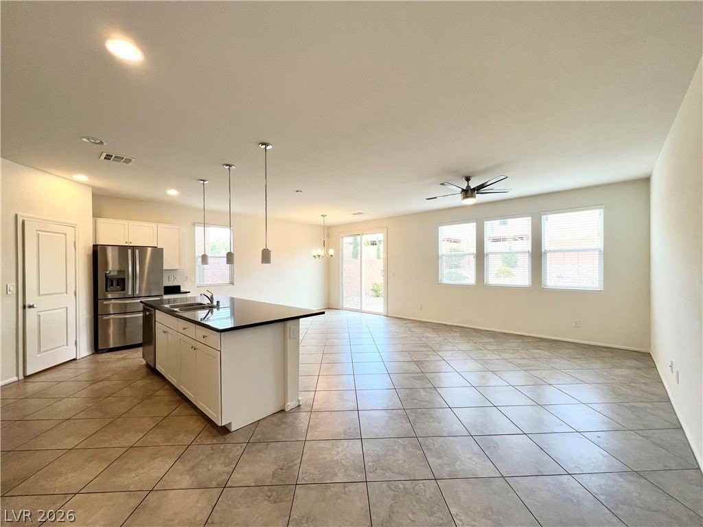 9198 Valley Betica Ave - Photo 4 of 31