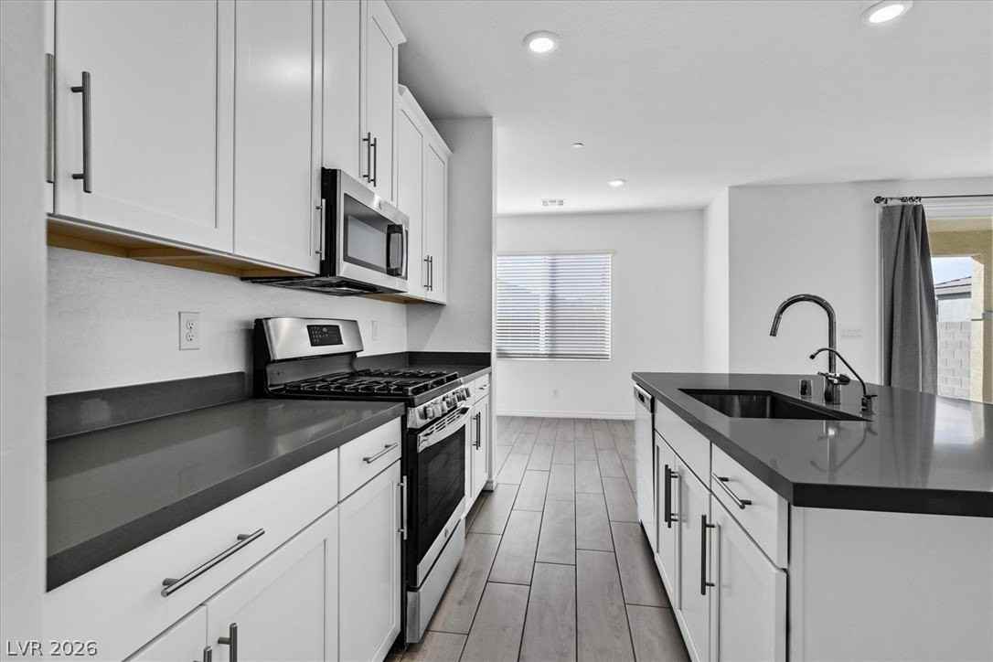 303 Fletcher Falls St - Photo 7 of 31