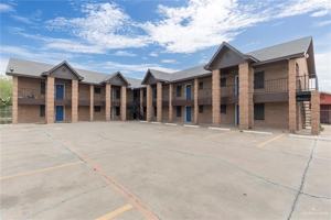 featured image of 406 S 6th St #3