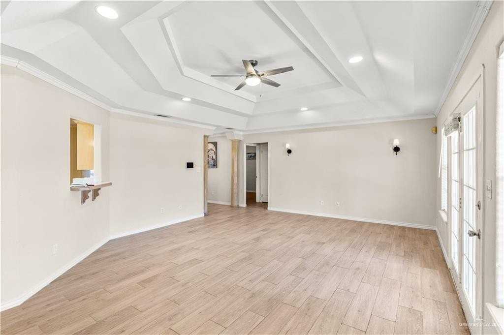 1806 Lauren Ln - Photo 4 of 19