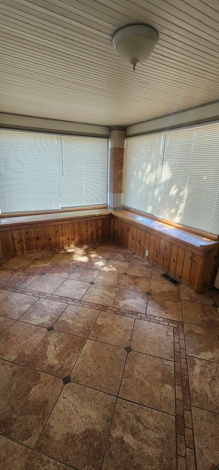 1112 8th Ave - Photo 2 of 14
