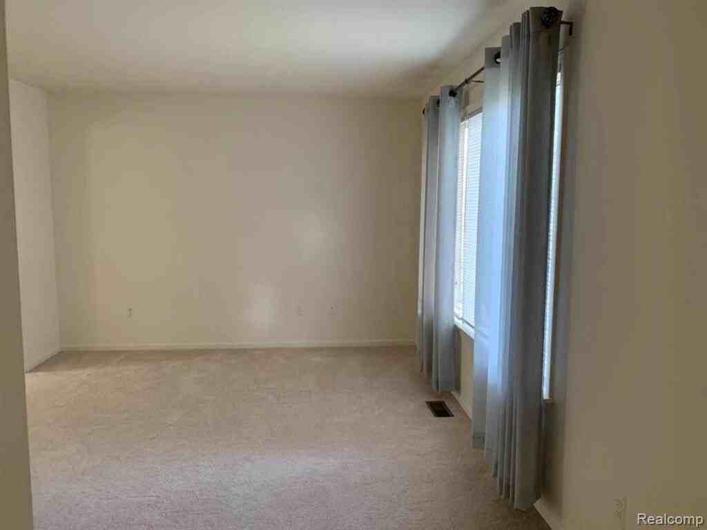 624 Burr Oak Dr - Photo 4 of 8