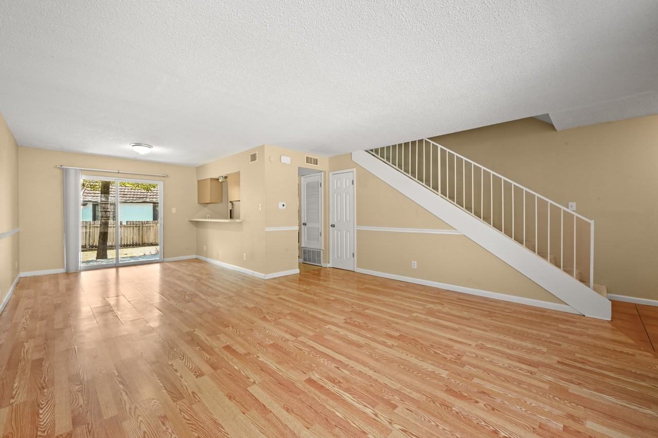 807 Castle Ridge Road - Photo 2 of 10