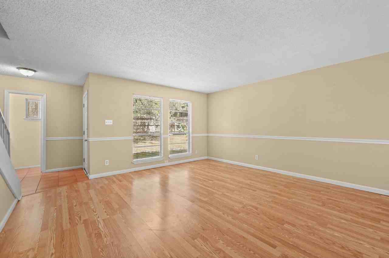 807 Castle Ridge Road - Photo 3 of 10