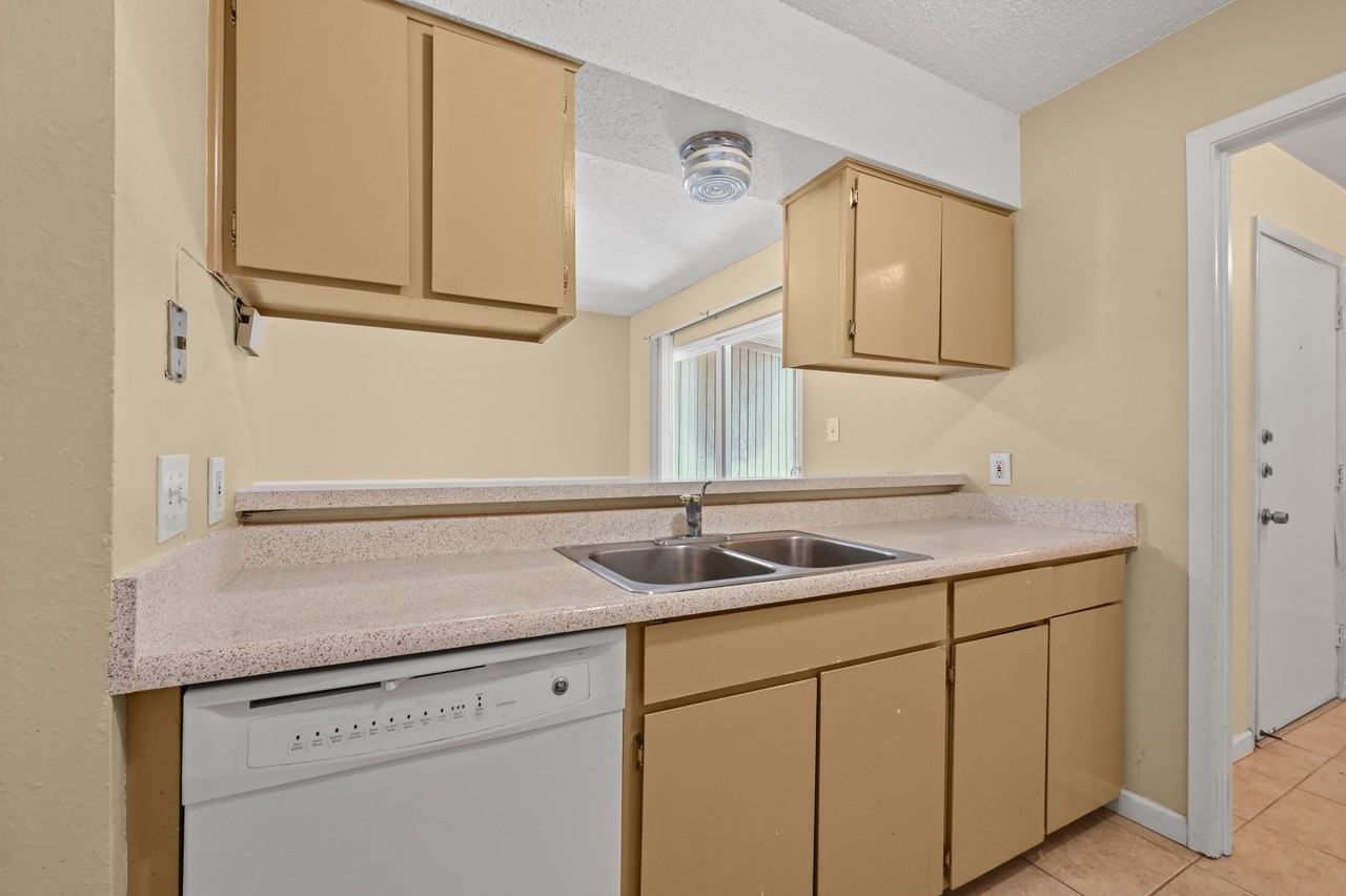 807 Castle Ridge Road - Photo 6 of 10
