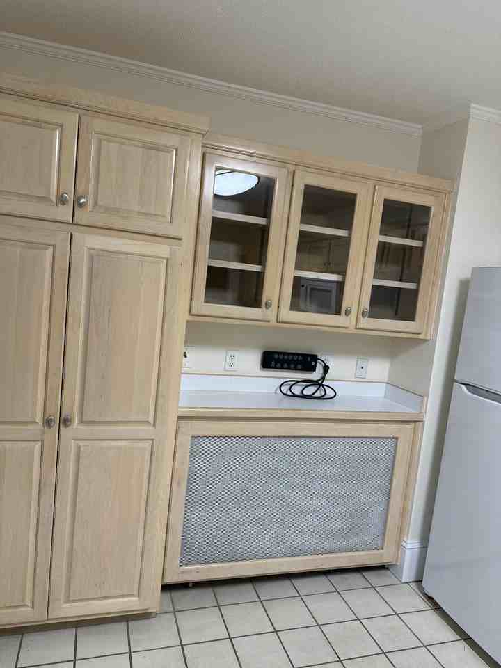 215 N Garden St - Photo 7 of 14