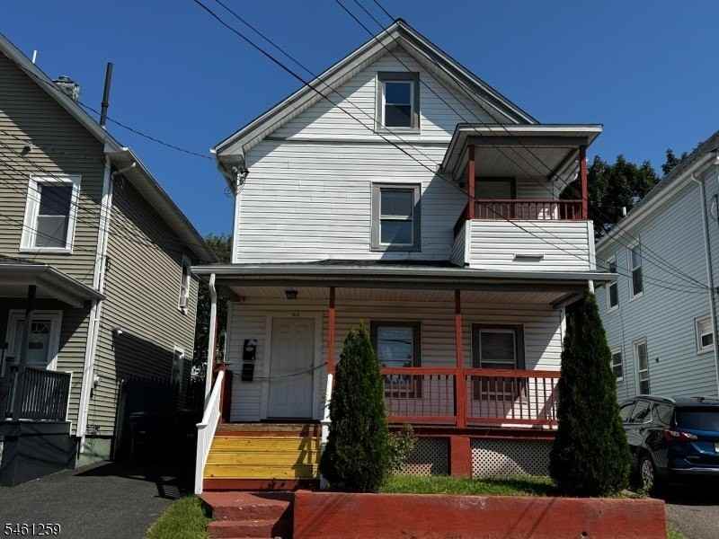 213 Spooner Ave - Photo 2 of 15