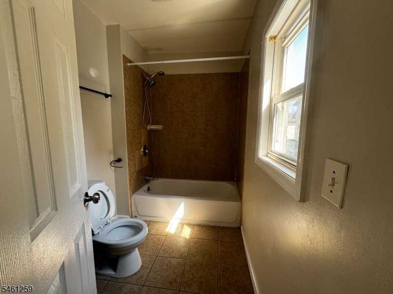 213 Spooner Ave - Photo 7 of 15