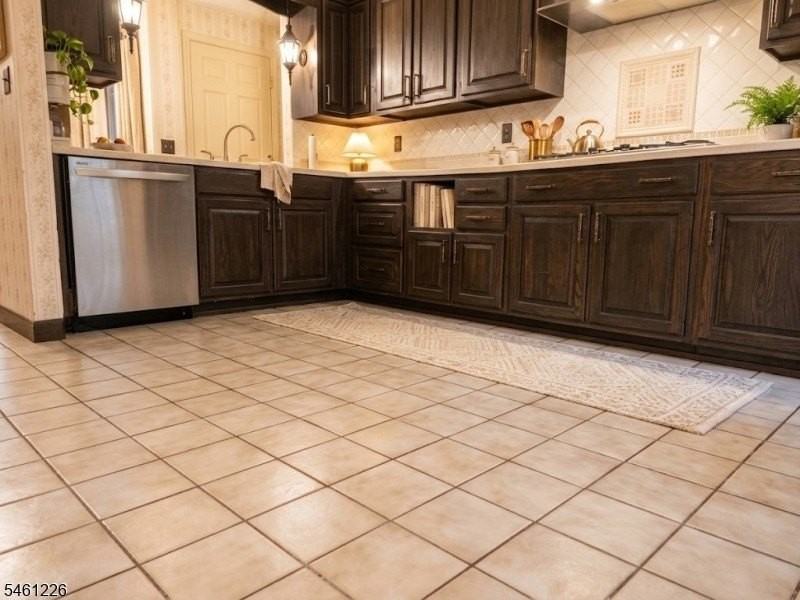 421 Wayne Ter #1 - Photo 5 of 13