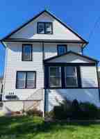 featured image of 229 Thompson Ave #2