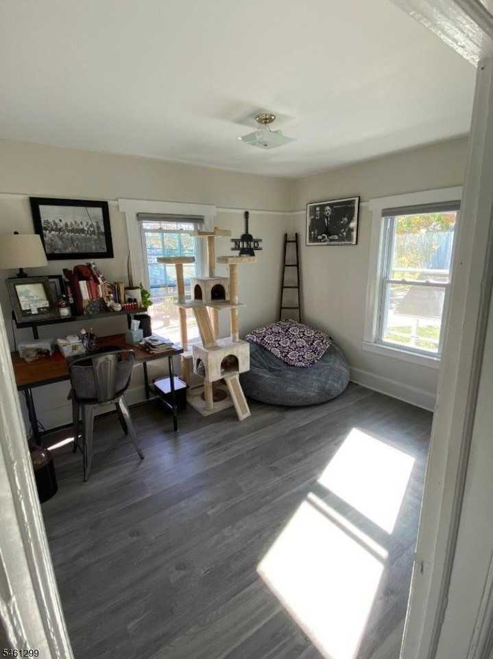 229 Thompson Ave #2 - Photo 5 of 11