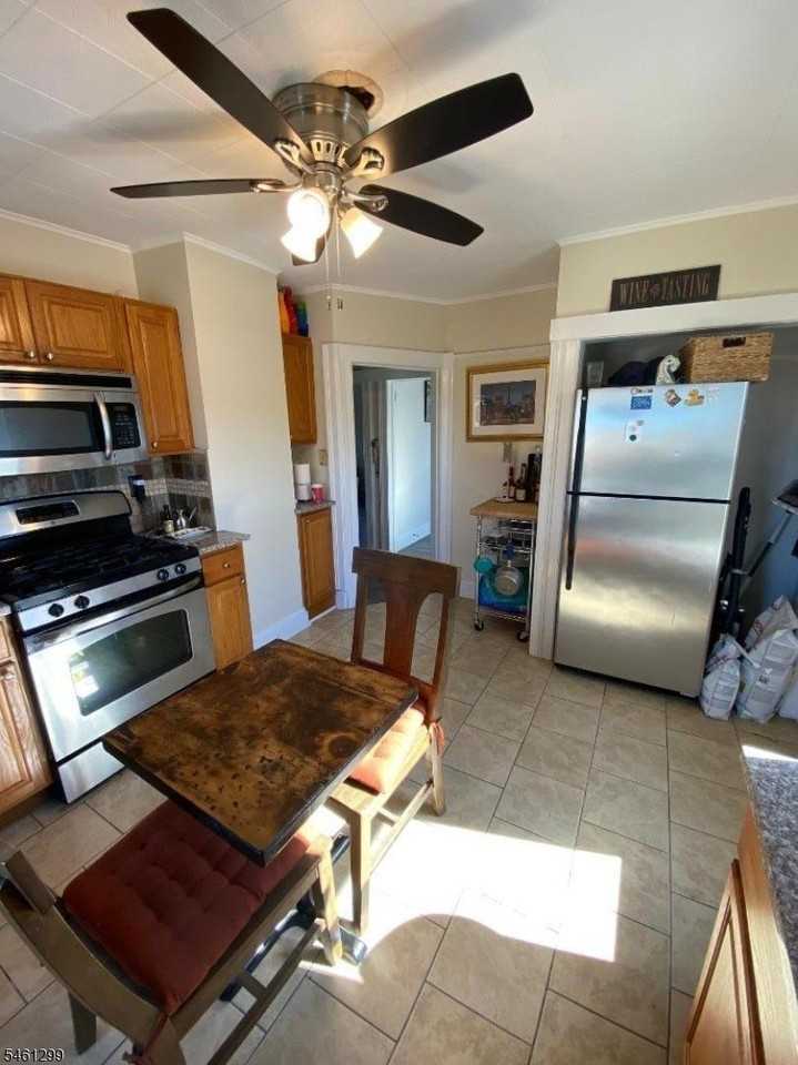 229 Thompson Ave #2 - Photo 7 of 11