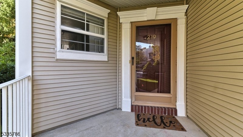 219 Warbler Dr - Photo 3 of 30