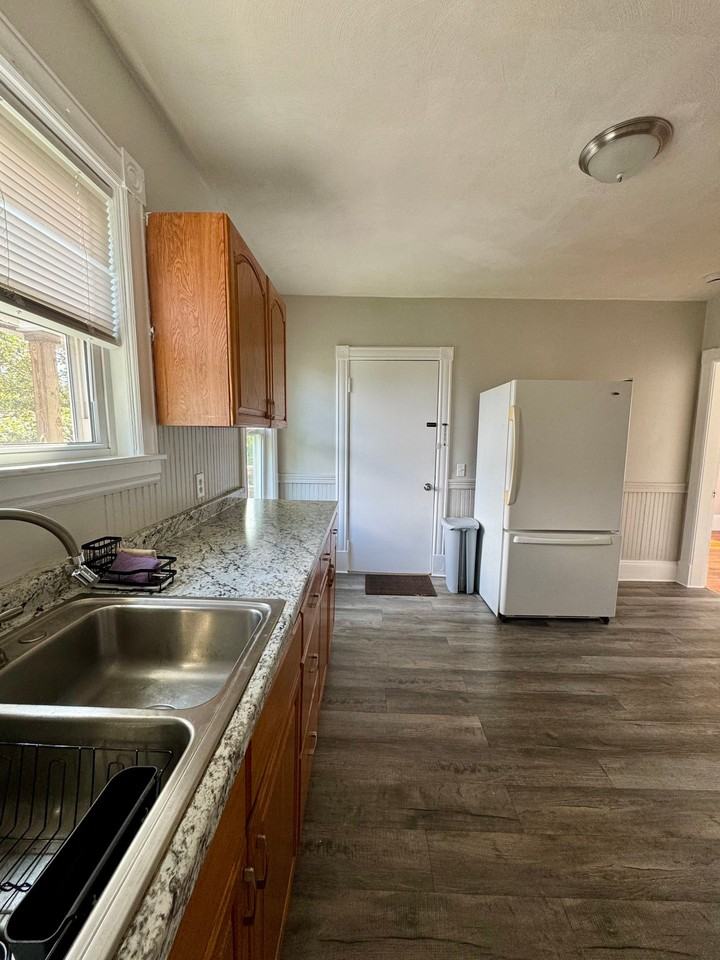20 Beckwith Ave #2 - Photo 7 of 20