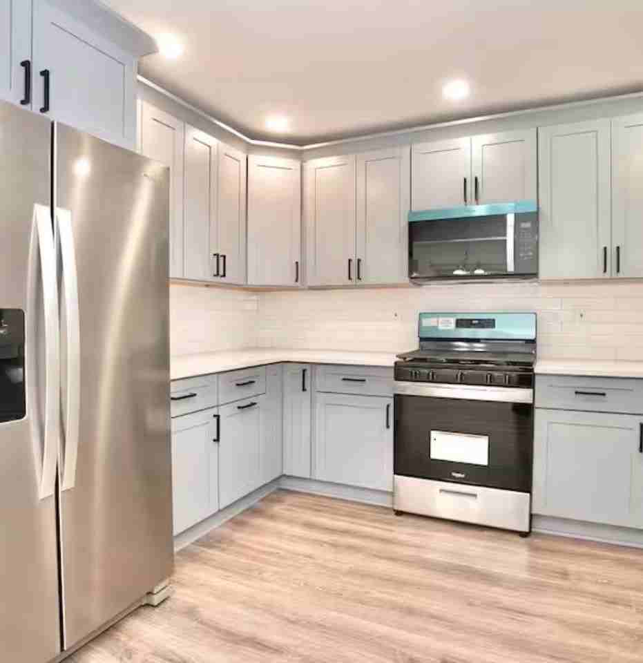 128 W 45th St #2 - Photo 2 of 9