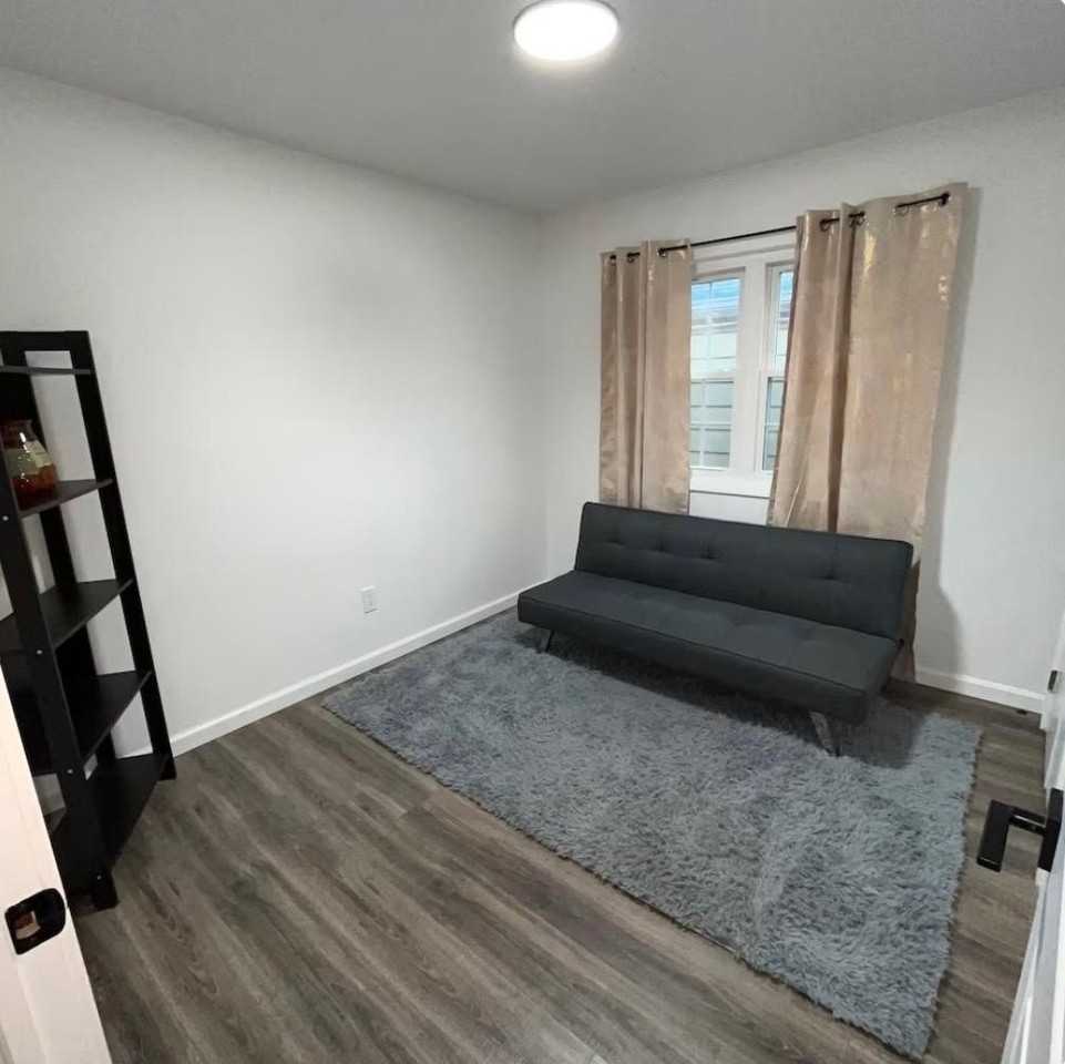 128 W 45th St #2 - Photo 4 of 9