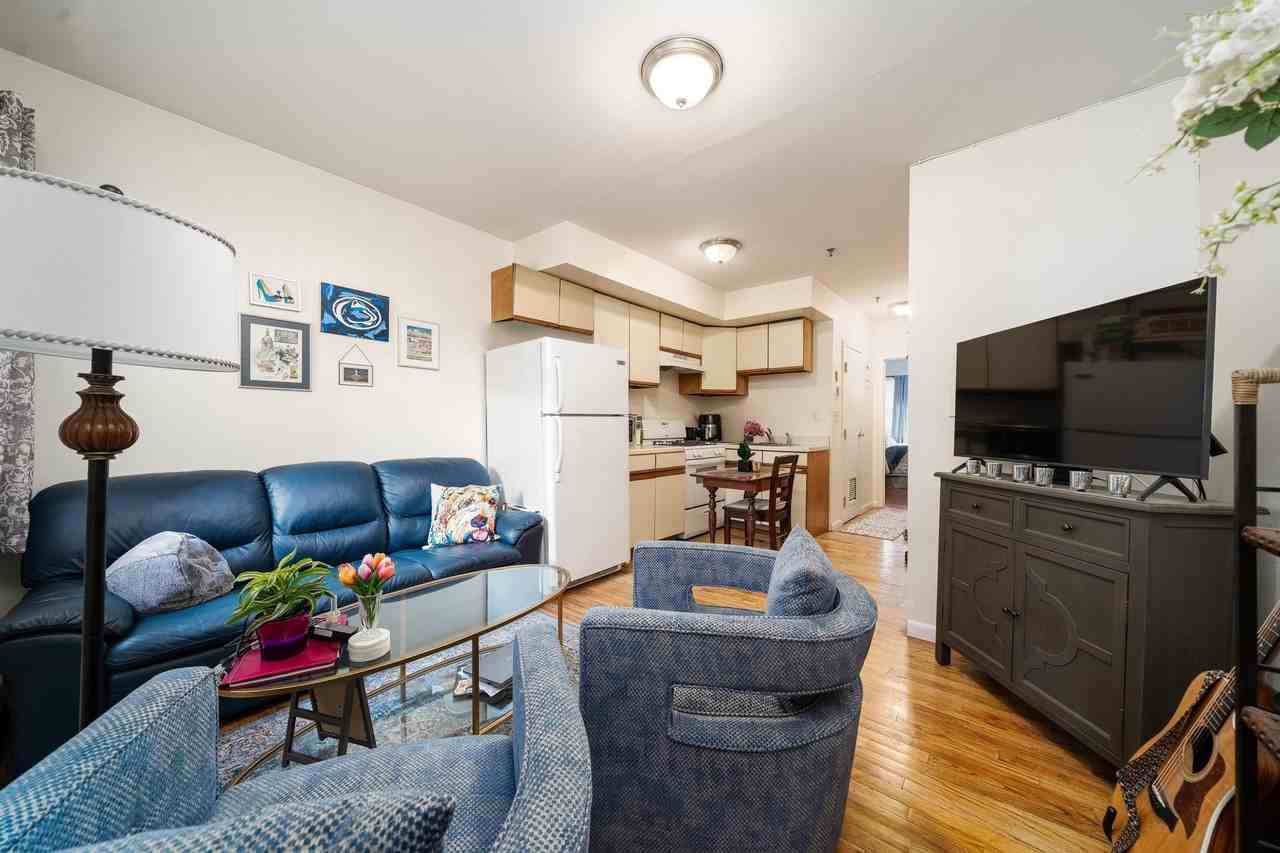606 Jefferson St #3R - Photo 5 of 12