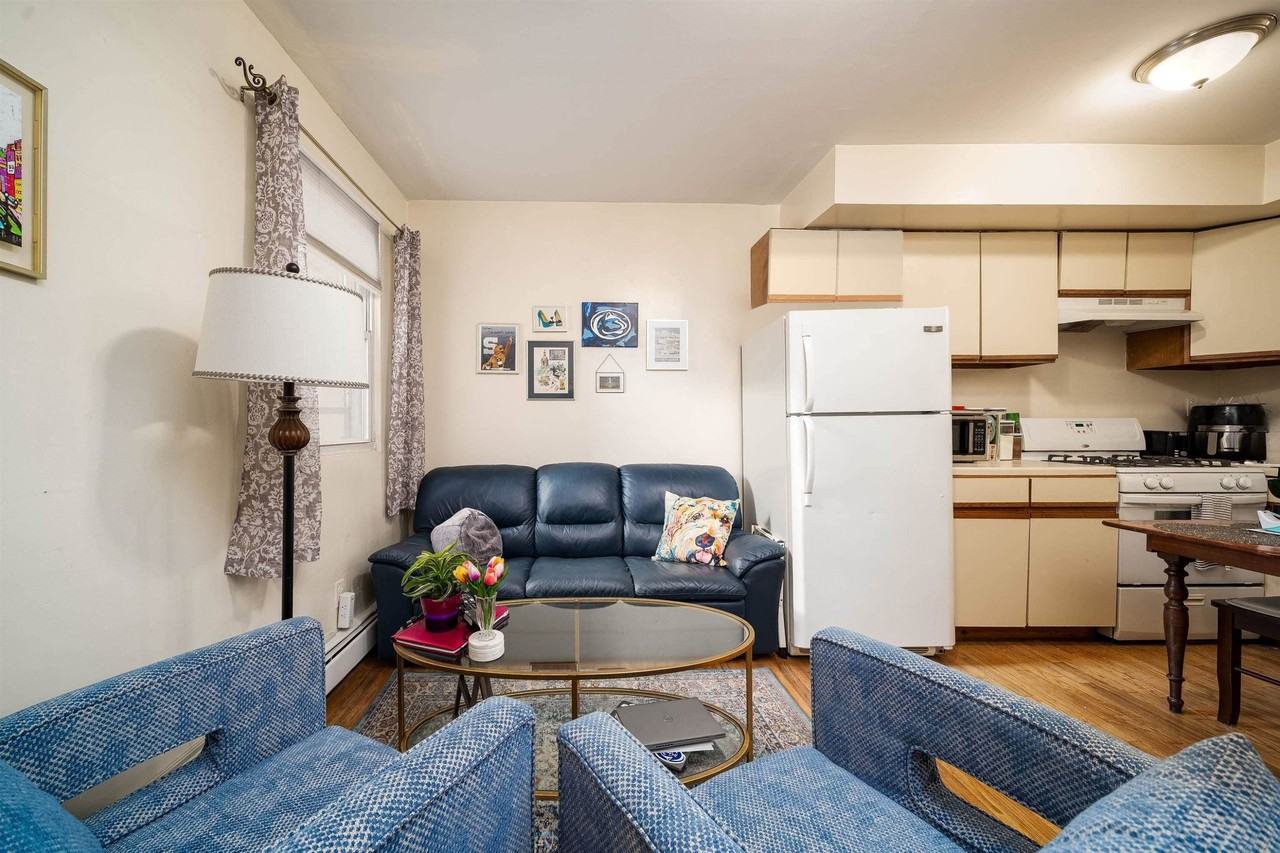 606 Jefferson St #3R - Photo 6 of 12