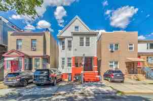 featured image of 27 Romaine Ave #2