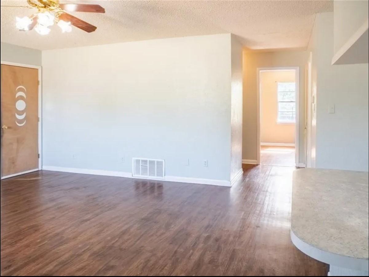 901 Nw 66th St - Photo 3 of 17