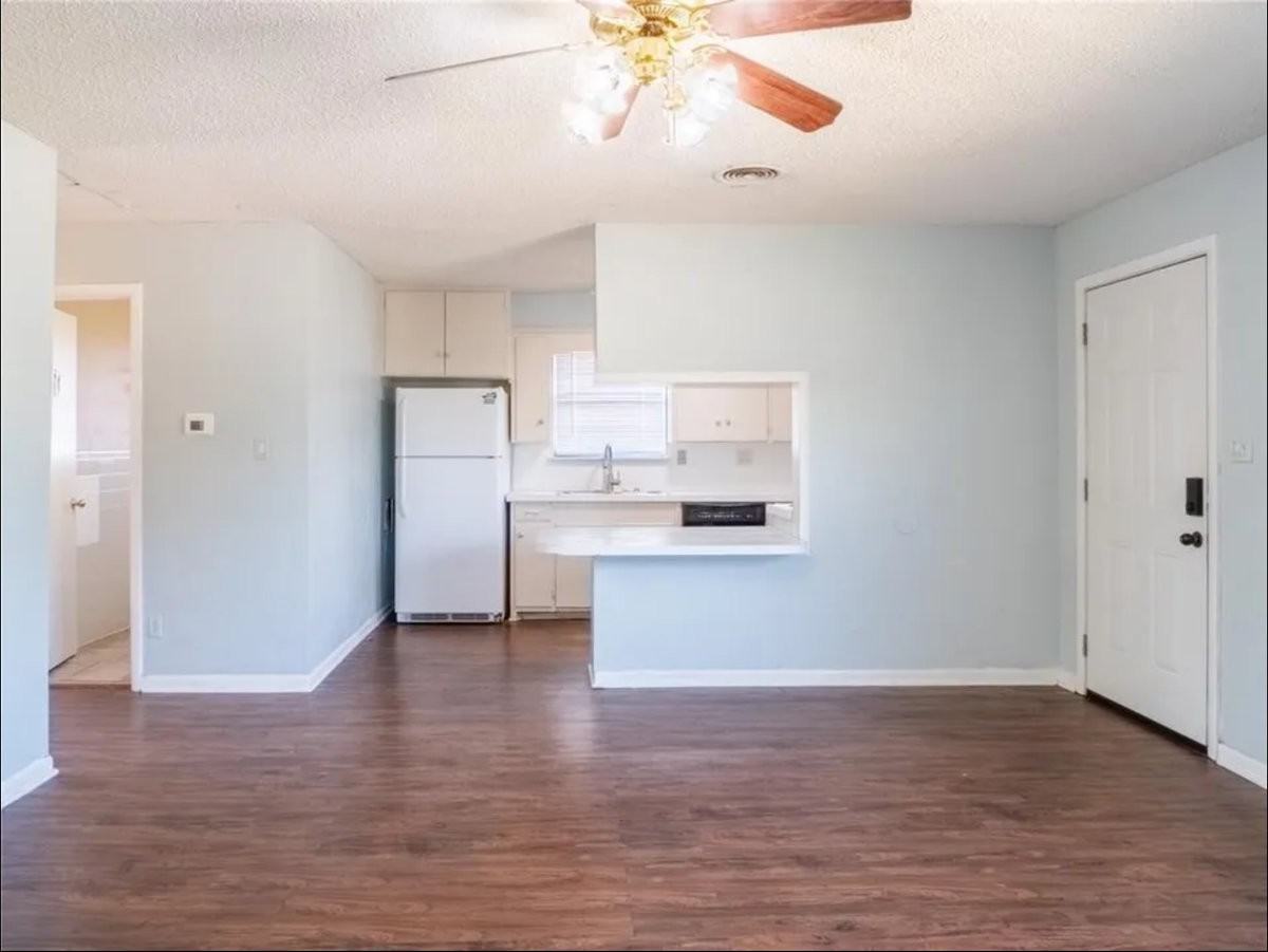 901 Nw 66th St - Photo 7 of 17