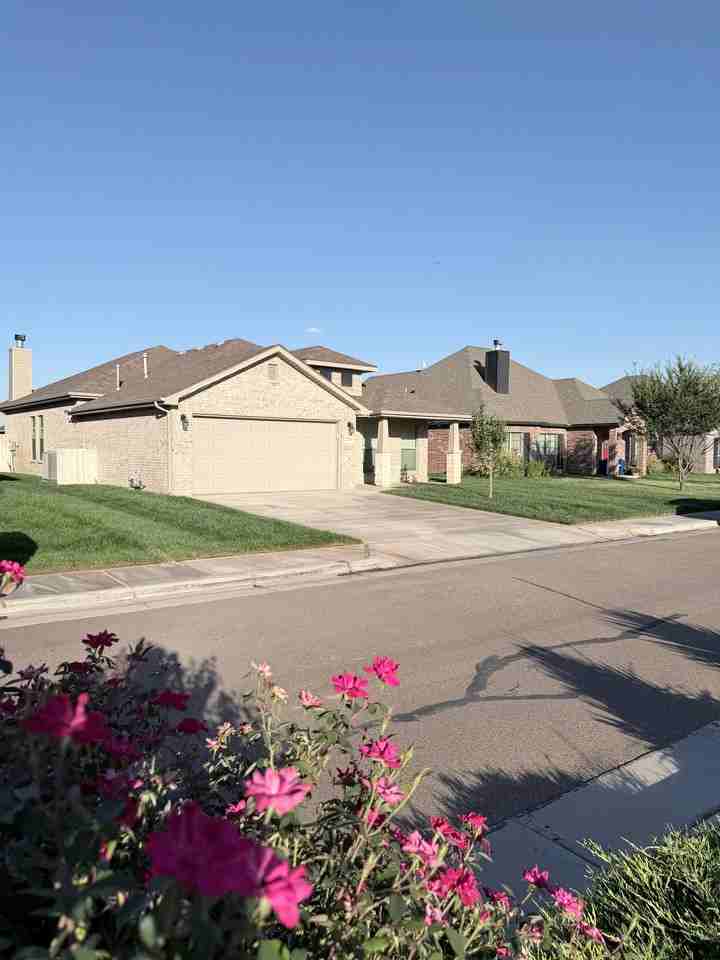 7719 Tradition Pkwy - Photo 2 of 20