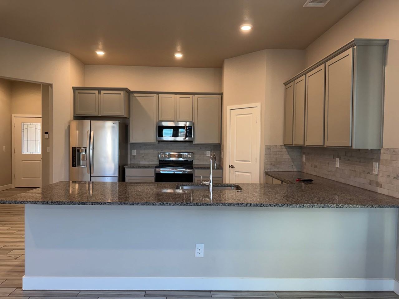 7719 Tradition Pkwy - Photo 3 of 20
