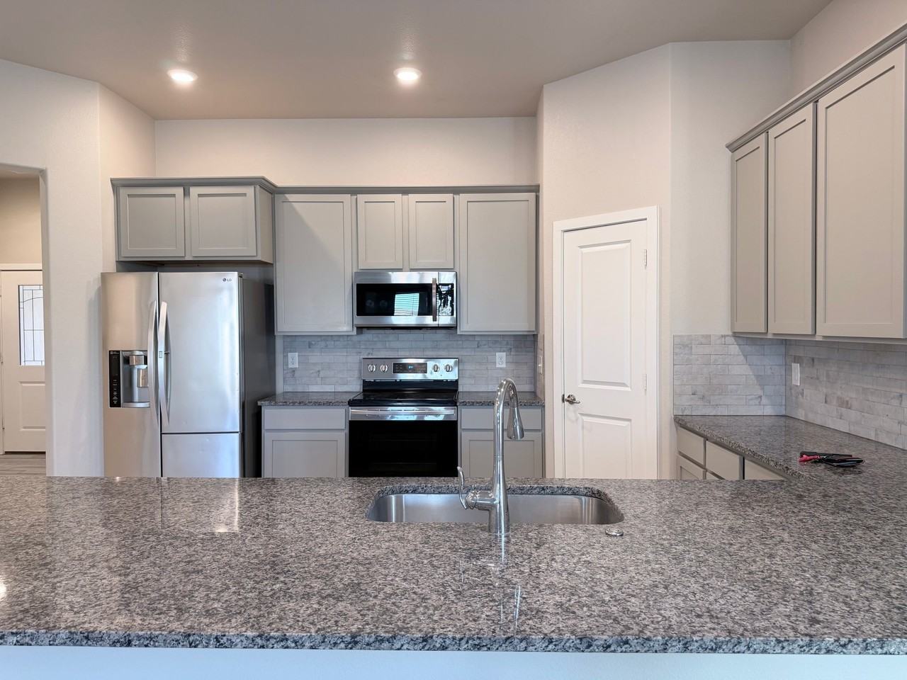7719 Tradition Pkwy - Photo 4 of 20