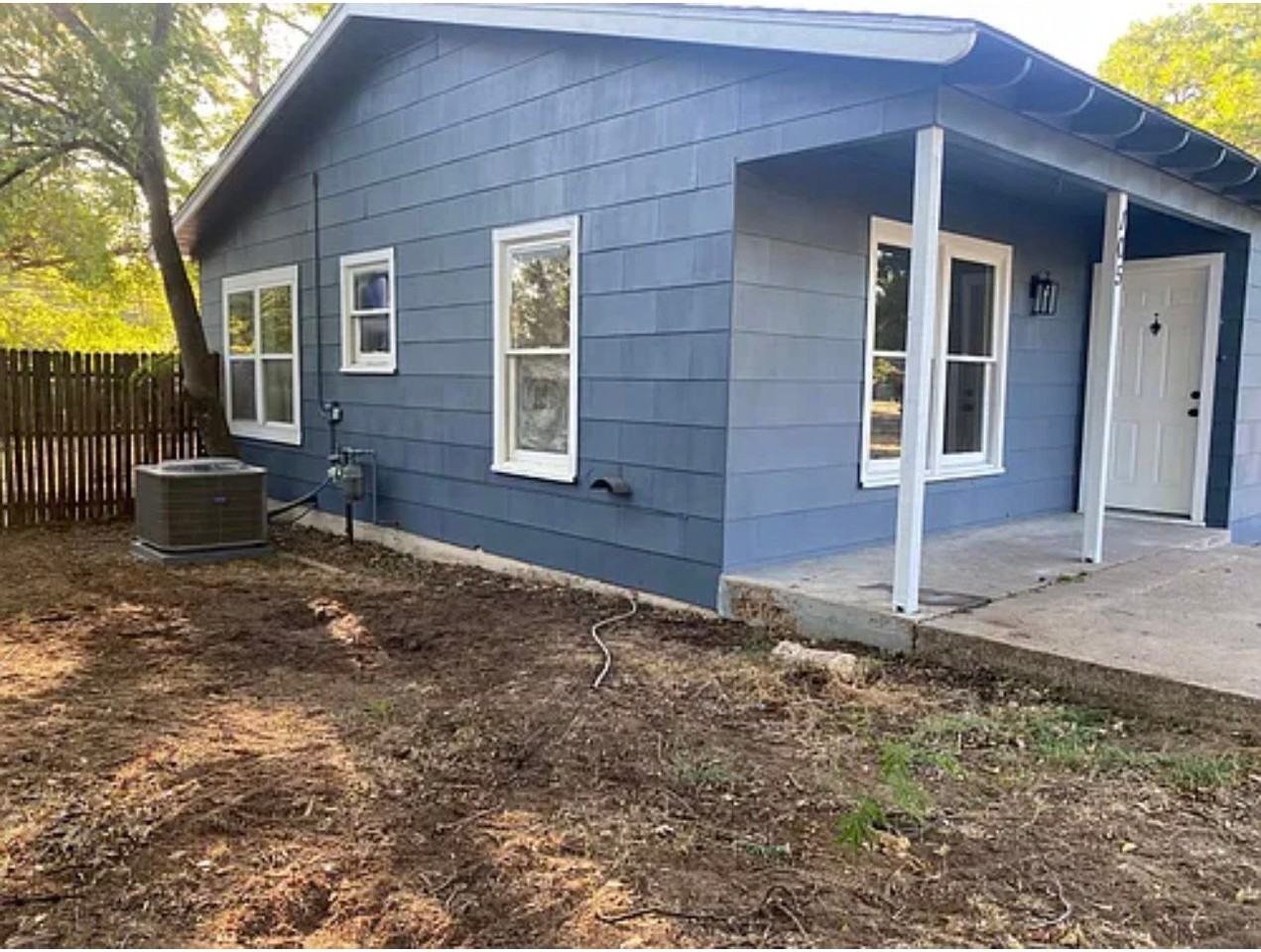105 Sally St - Photo 2 of 15