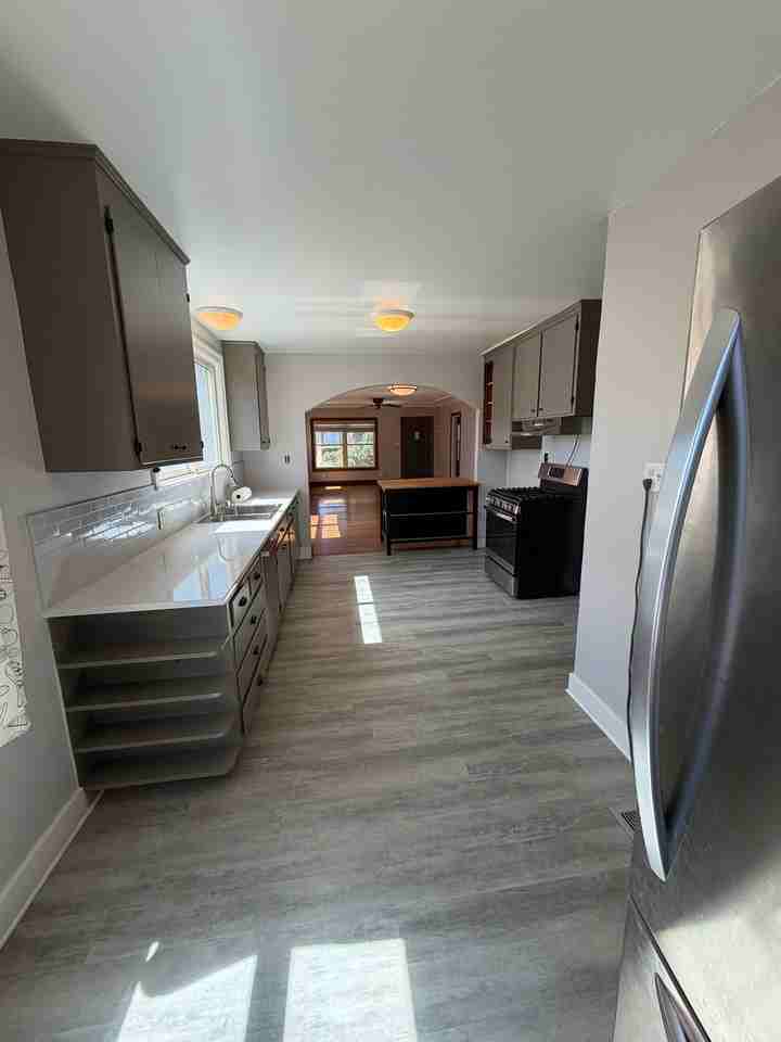 918 34th St - Photo 6 of 20