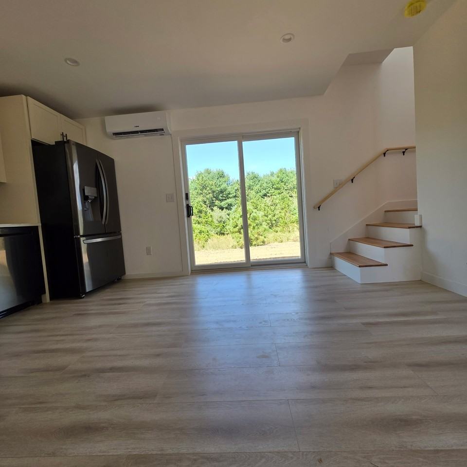 36 Barrows Rd #A - Photo 4 of 10
