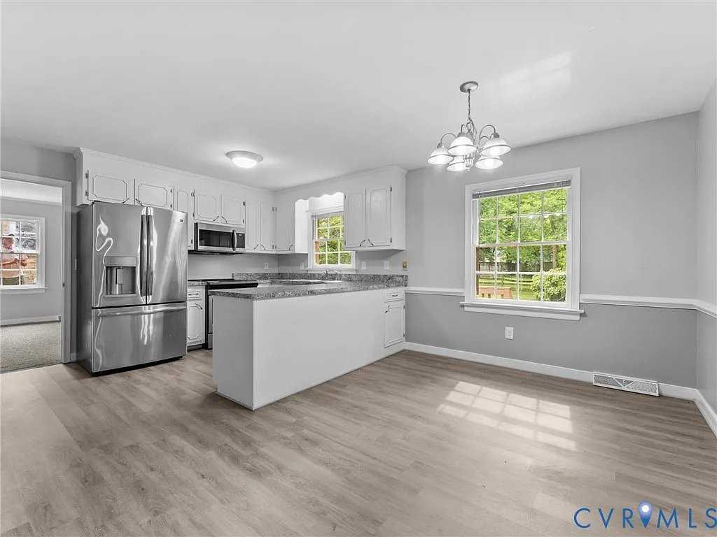 9715 Alfaree Rd - Photo 2 of 9