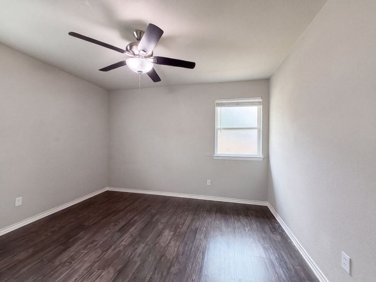 330 E Coral Way - Photo 2 of 10